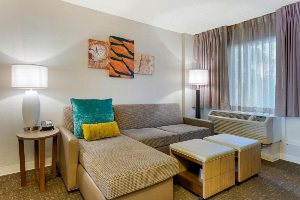 Room image 4